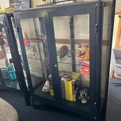 Sale Photo Thumbnail #26: Curio Cabinet 2nd pic