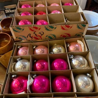 Sale Photo Thumbnail #174: Vintage Christmas Ornaments