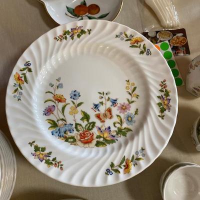 Sale Photo Thumbnail #49: Aynsley Fine English Bone China Cottage Garden Fine China Set ~ Pristine Condition