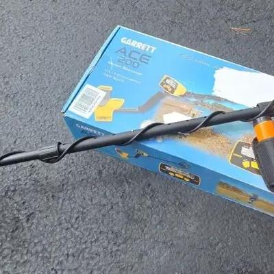 Garrett Ace 200 Metal Detector