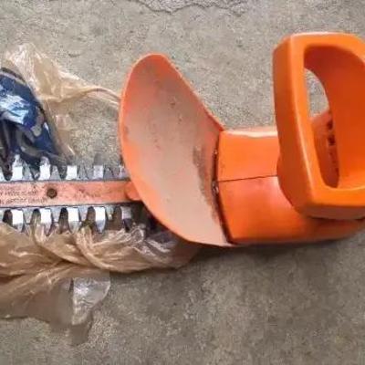 Black & Decker 13" Cut