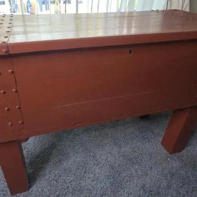 Hope Chest With Legs
