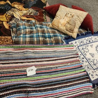 Blankets & Rugs