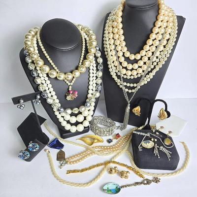 Lisner, Crown Trafari, Sarah Coventry & More Vintage  Costume Jewelry