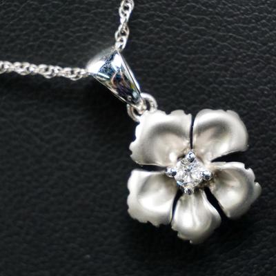 14K White Gold Diamond Accented Flower .50" Pendant On 20" Chain Necklace