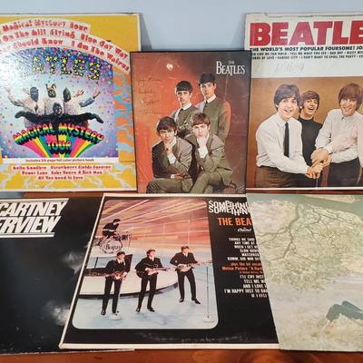 Vinyl Lot: Beatles, John Lennon, Paul McCartney + Framed Beatles Photo