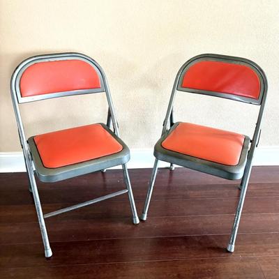 Set of 2 Vintage Krueger Metal Folding Chairs 