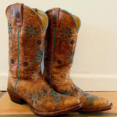 Women’s Size 8.5 Shyanne Boots