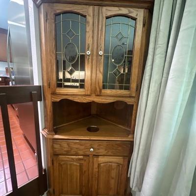 Corner display cabinet