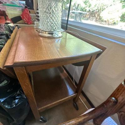 Drop leaf table