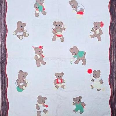 Teddy Bear Applique Quilt with Red Trim