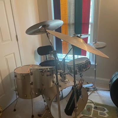 Taye Rock Pro Drum Set, 2 Extra Cymbals, Hi-hat Cymbal, 3 Pairs Of Drumsticks, And Drum brushes