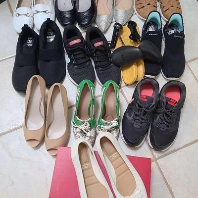 Women’s Shoes Size 9 & 10 Featuring Life Stride
