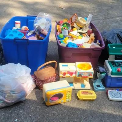 Toy Food Collection with Storage Bins & Little Tikes Microwave