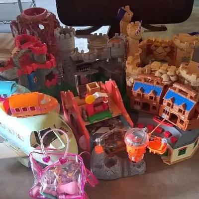 Children’s Play Castles & Dollhouse Collection with Accessories