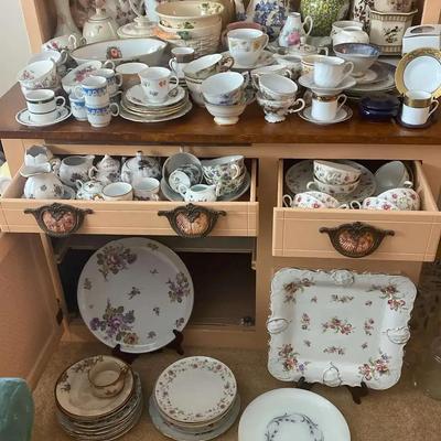 Collectible Teacups, Platters & Plates Featuring Lefton, Fitz & Floyd and More