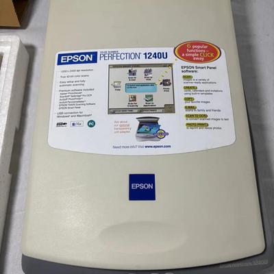 Epson Perfection 1240U Flatbed Color Scanner w/ EU-33 Film Adapter & Accessories