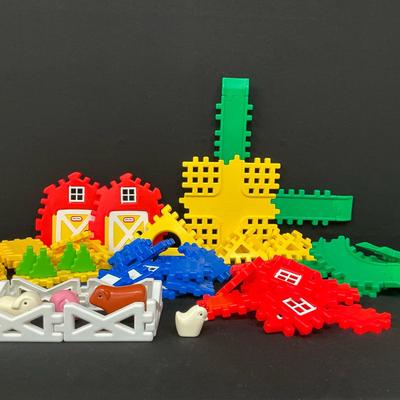 86 Piece Vintage Little Tikes Plastic Building Blocks For Farm And Waffle Town  