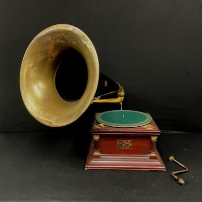 Victor Monarch Phonograph 