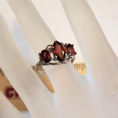 Vintage Sterling Silver 925 Ring w/ Garnets, Size 7 3/4