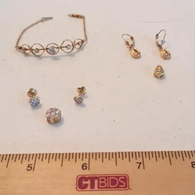 14k Yellow Gold Jewelry, 10gr - Bracelet, Pendant W/ Earring Sets