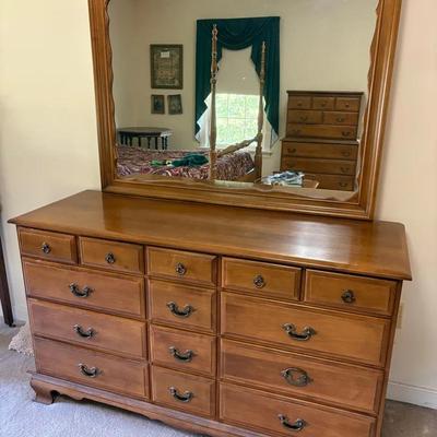 Sumpter Cabinet Co. 14 Drawer Dresser W/Mirror
