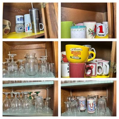 2 Cabinets Of Bar/mug/glassware