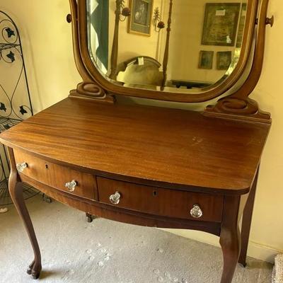 Antique Vanity With Mirror