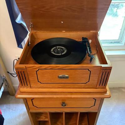 Thomas Pacconi Classics Turntable & Record Stand
