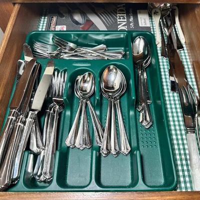 Oneida Silverware Mystery Lot