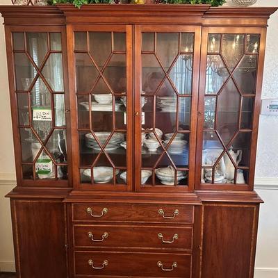 Henkel-Harris  China Hutch
Contents not included
