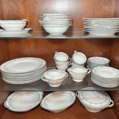 Noritake Norwood Pattern China Set 44 Pcs