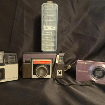 Lot 510: Vintage Cameras