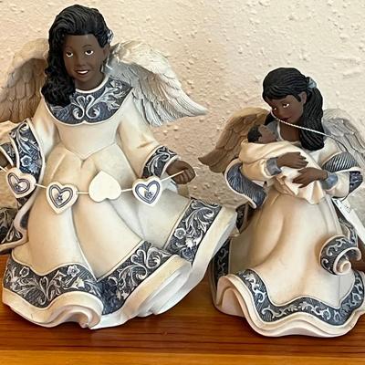 Lot 306: Sarah’s Angels Figurines