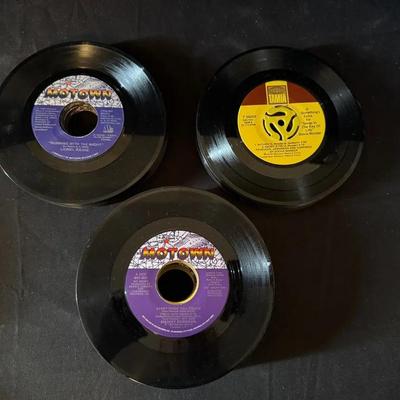 Lot 227: Smokey Robinson, Lionel Richie And Stevie Wonder 45s Collection (55 Hits ) 