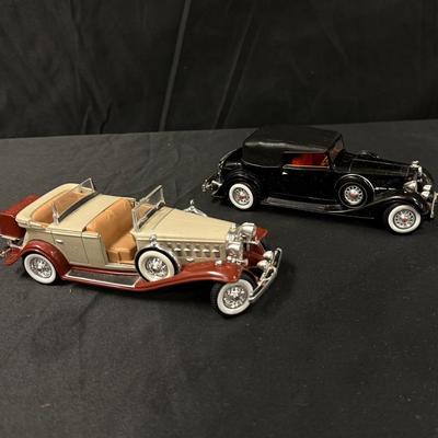 Lot 446: Lot of 2 Vintage 1930s Style Die-Cast Classic Cars – Convertible & Sedan
