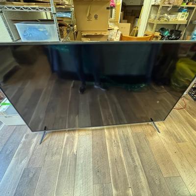 Lot 256: Vizio 70” Flat Screen TV 4k UHD LED