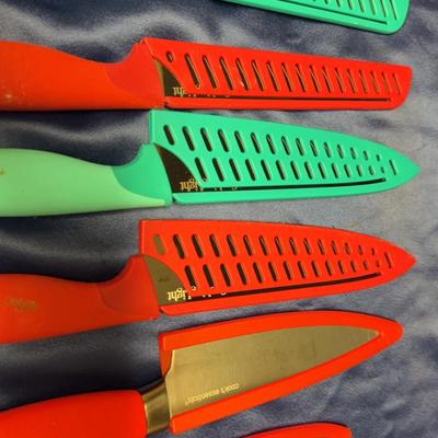Lot 571: Set of 6 Cooking Light Kitchen Knives with Sheaths