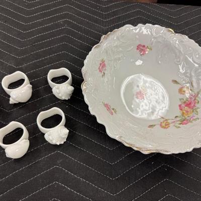 Lot 282: Bone China Seashell Napkin Rings With Serving Bowl 