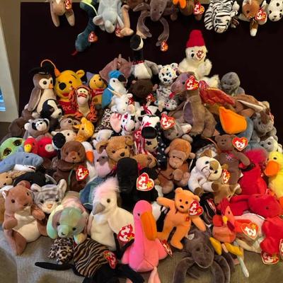 Lot 171:  Large TY Beanie Babies Plush Toy Collection – Vintage Lot