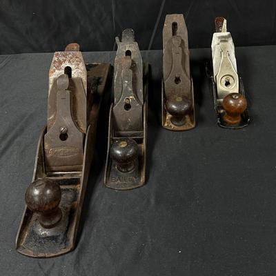 Lot 450: Vintage Bench Planes – Stanley & Bailey