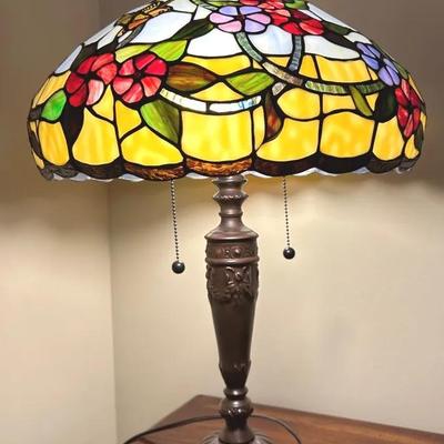 Vintage Tiffany Style Vibrant Hummingbird & Floral Lamp