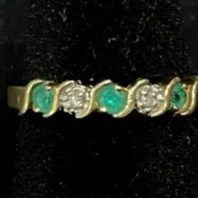 10k Yellow Gold Diamond & Emerald Ring – Size 7.5
