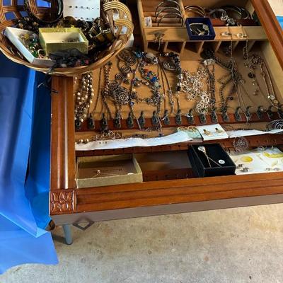 Sale Photo Thumbnail #23