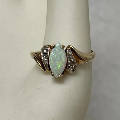10K Gold Opal Ring