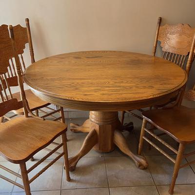 48" Round Oak Dining Table with Pedestal Base & 4 Matching Chairs