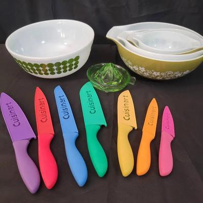 Vintage Pyrex Mixing Bowls, Cuisinart Knife Set & Uranium Glass Juicer