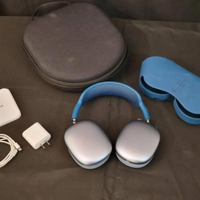Apple AirPods Max Wireless Headphones | Sky Blue | 1st Gen Lightning | w/ Case & Accessories