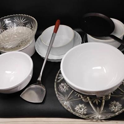 Ceramic & Glass Bowls & Trays 