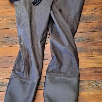 Dark Lightening Fly Fishing Waders With Boots (Size 7)